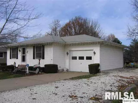 212 E Spg, Camp Point, IL 62320 photo 1
