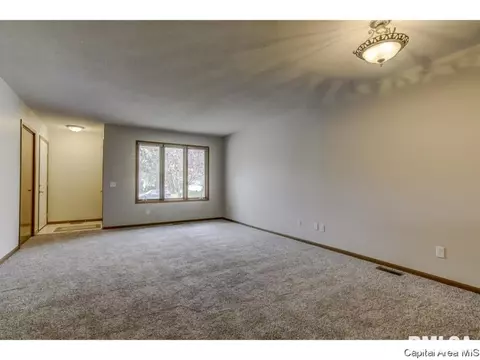 5222 Carlton Dr, Springfield, IL 62703 photo 5