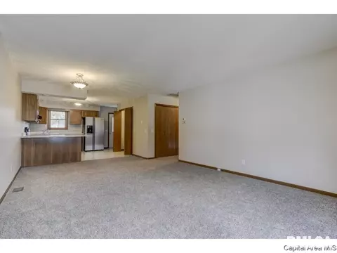 5222 Carlton Dr, Springfield, IL 62703 photo 3