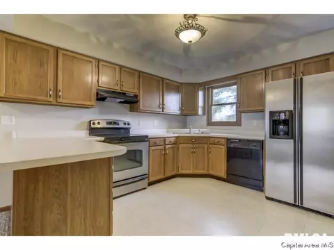 5222 Carlton Dr, Springfield, IL 62703 photo 10