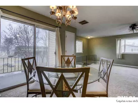 477 S Durkin, Springfield, IL 62704 photo 2