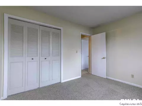 477 S Durkin, Springfield, IL 62704 photo 11