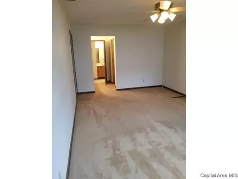 100 Astoria Rd, Springfield, IL 62704 photo 8