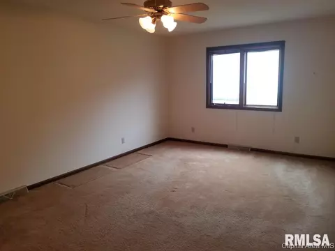 100 Astoria Rd, Springfield, IL 62704 photo 7