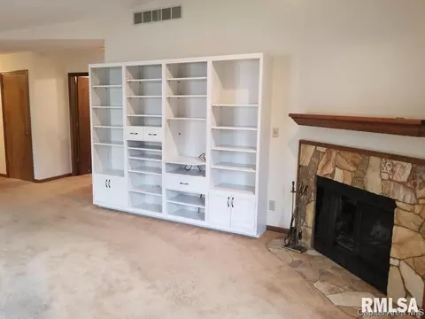 100 Astoria Rd, Springfield, IL 62704 photo 3