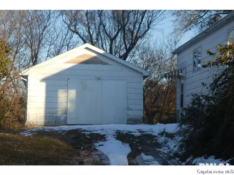 303 S 4th St, Benld, IL 62009 photo 9