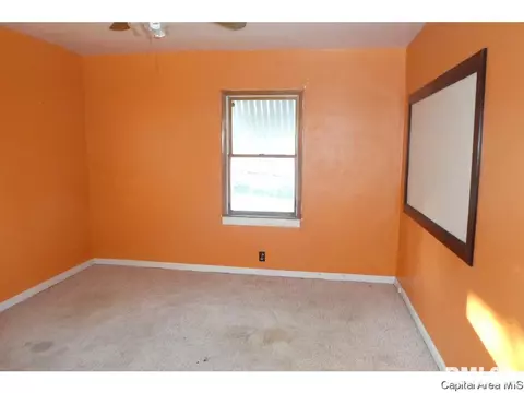 303 S 4th St, Benld, IL 62009 photo 5
