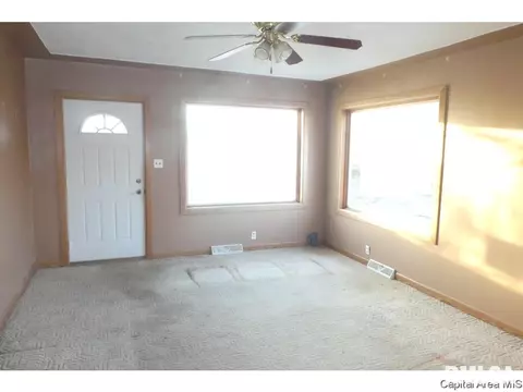 303 S 4th St, Benld, IL 62009 photo 2