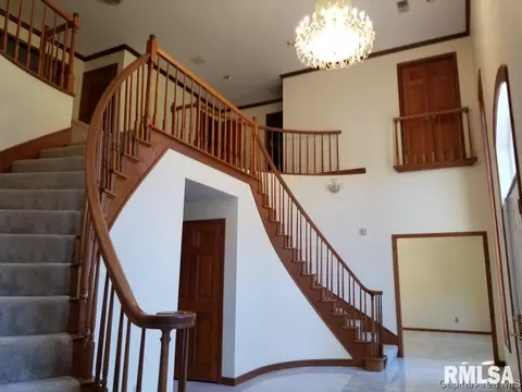 3025 Newport Dr, Springfield, IL 62702 photo 2