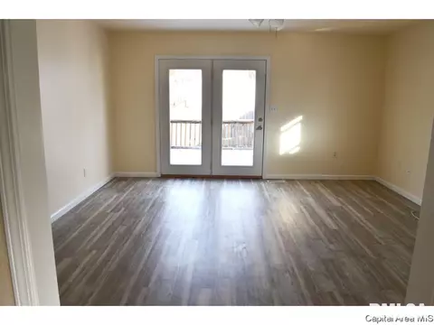 35 Lilac Ln, Springfield, IL 62702 photo 2