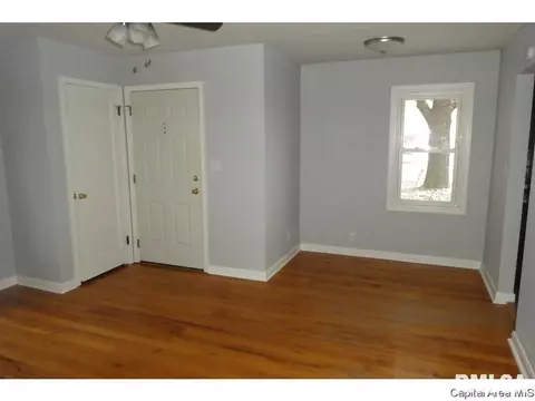 2120 N 19th St, Springfield, IL 62702 photo 2