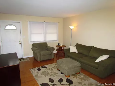 1521 Fairfield Dr, Springfield, IL 62702 photo 5