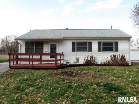 1521 Fairfield Dr, Springfield, IL 62702 photo 2