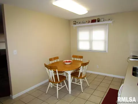 1521 Fairfield Dr, Springfield, IL 62702 photo 7