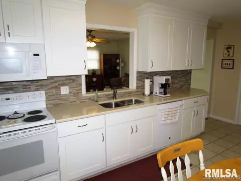 1521 Fairfield Dr, Springfield, IL 62702 photo 9