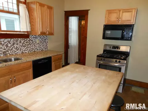 1237 N 2nd Street St, Springfield, IL 62702 photo 8