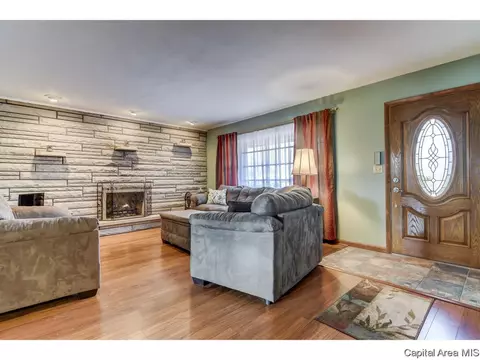 24 Mesa, Springfield, IL 62702 photo 2