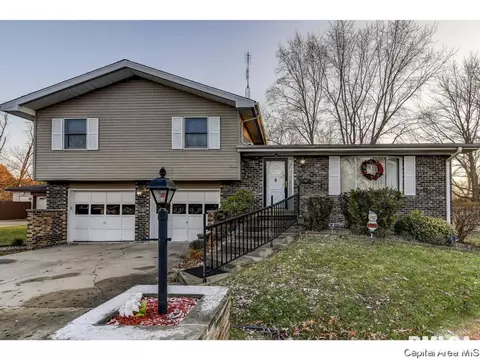 45 Coachlight Ct, Springfield, IL 62703 photo 2