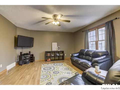 4044 Thornbrook Dr, Springfield, IL 62711 photo 9