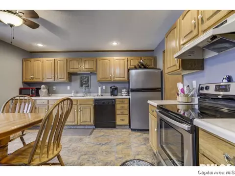 4044 Thornbrook Dr, Springfield, IL 62711 photo 5