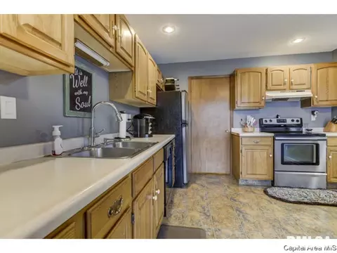 4044 Thornbrook Dr, Springfield, IL 62711 photo 6