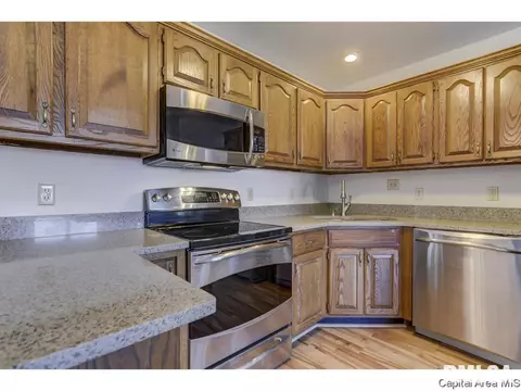 413 E Madison St, Auburn, IL 62615 photo 8