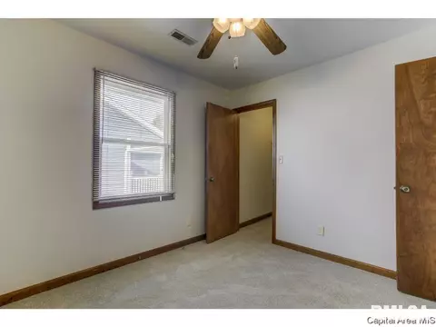 413 E Madison St, Auburn, IL 62615 photo 18