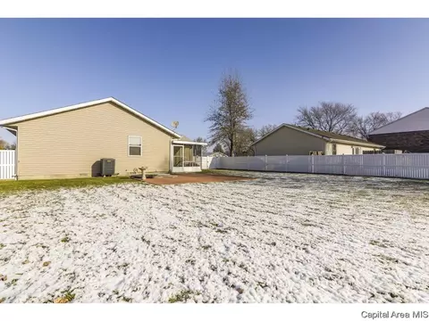 413 E Madison St, Auburn, IL 62615 photo 31