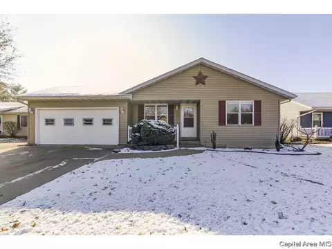 413 E Madison St, Auburn, IL 62615 photo 1