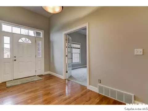 439 Maggie, Springfield, IL 62711 photo 2