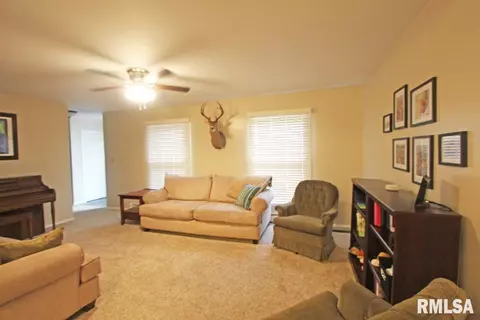 12 Providence Ln, Springfield, IL 62711 photo 5