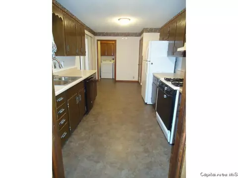 618 E Progress Street St, Ashland, IL 62612 photo 5