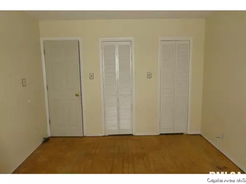 102 E Teak St, Thayer, IL 62689 photo 9