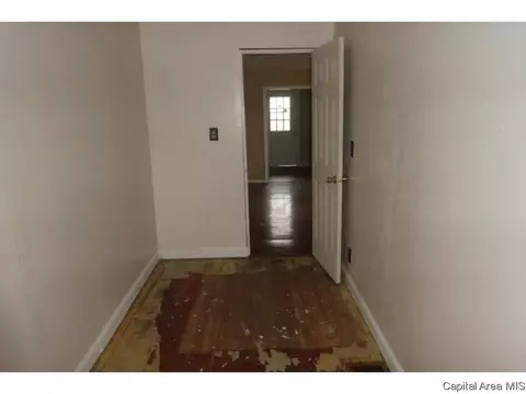 102 E Teak St, Thayer, IL 62689 photo 11