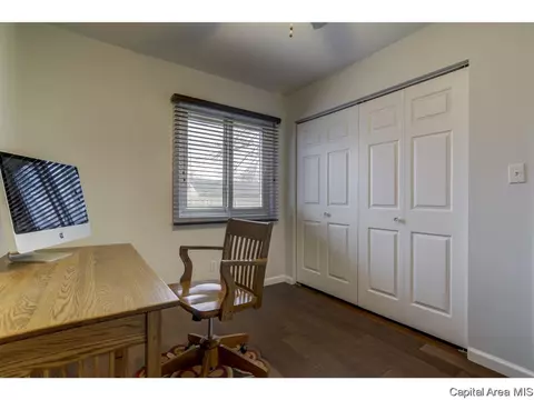 204 Walnut Valley Dr, Springfield, IL 62707 photo 17