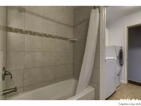 204 Walnut Valley Dr, Springfield, IL 62707 photo 23