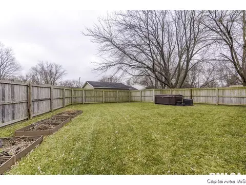 204 Walnut Valley Dr, Springfield, IL 62707 photo 29