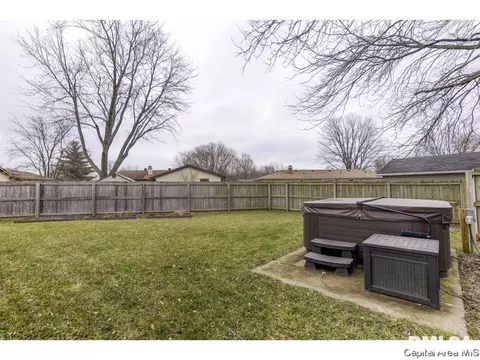 204 Walnut Valley Dr, Springfield, IL 62707 photo 28