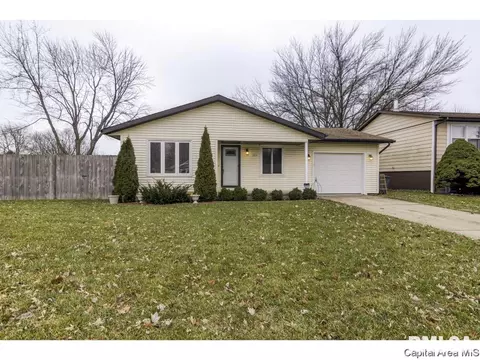 204 Walnut Valley Dr, Springfield, IL 62707 photo 1