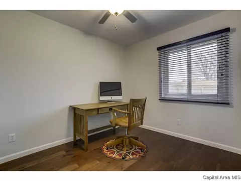 204 Walnut Valley Dr, Springfield, IL 62707 photo 16