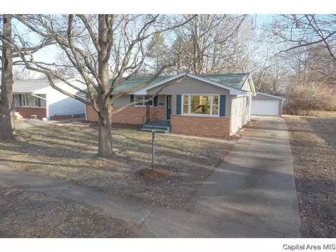 220 Collier Dr, Springfield, IL 62704 photo 1