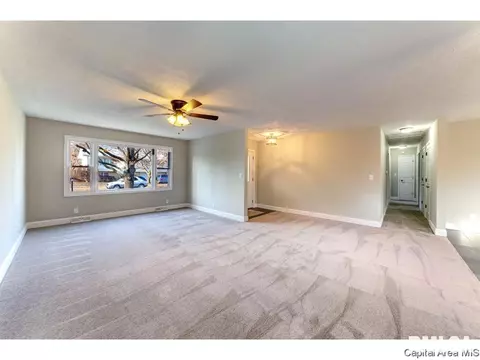 220 Collier Dr, Springfield, IL 62704 photo 5