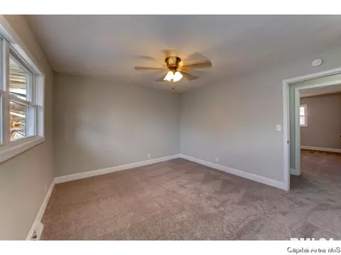 220 Collier Dr, Springfield, IL 62704 photo 9