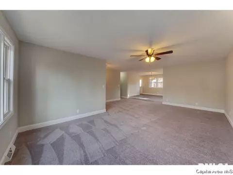 220 Collier Dr, Springfield, IL 62704 photo 7