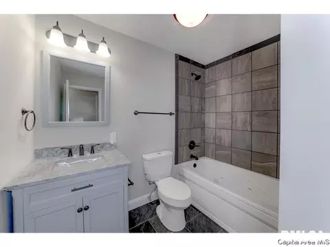 220 Collier Dr, Springfield, IL 62704 photo 8
