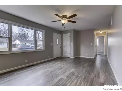 3220 Saxony Rd, Springfield, IL 62703 photo 2