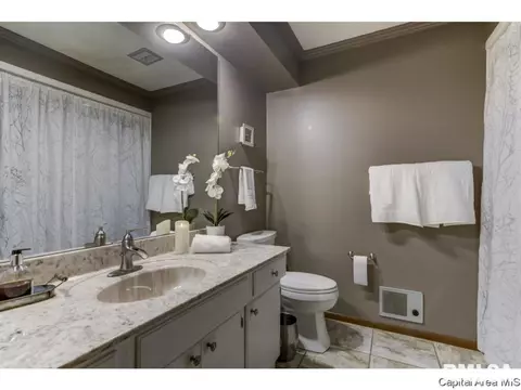 121 Bellerive Rd, Springfield, IL 62704 photo 18