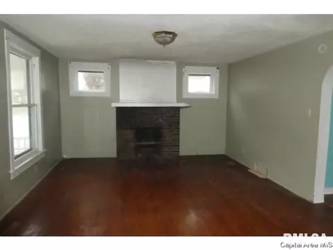 1605 S Pasfield St, Springfield, IL 62704 photo 2