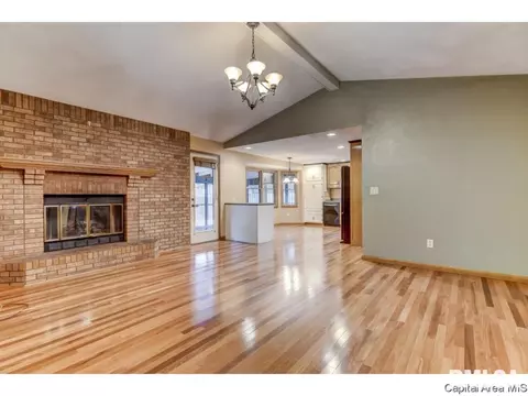 208 Old Tippecanoe Dr, Springfield, IL 62711 photo 14