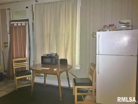 1159 N 3rd, Springfield, IL 62702 photo 2